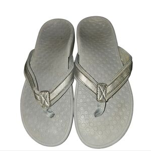 Vionic Comfort Metallic Silver Women's Flip Flop Sandals